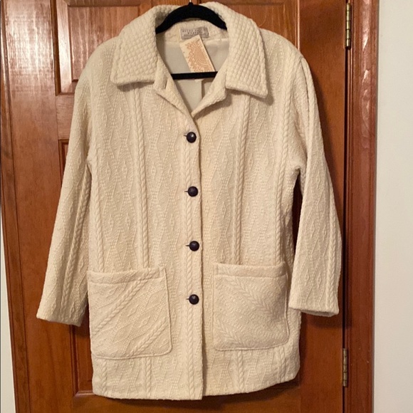 Vintage Boyne Valley Wool
Knit Coat Ivory
Handcrafted Lined Buttons
Pockets Med - Picture 1 of 11